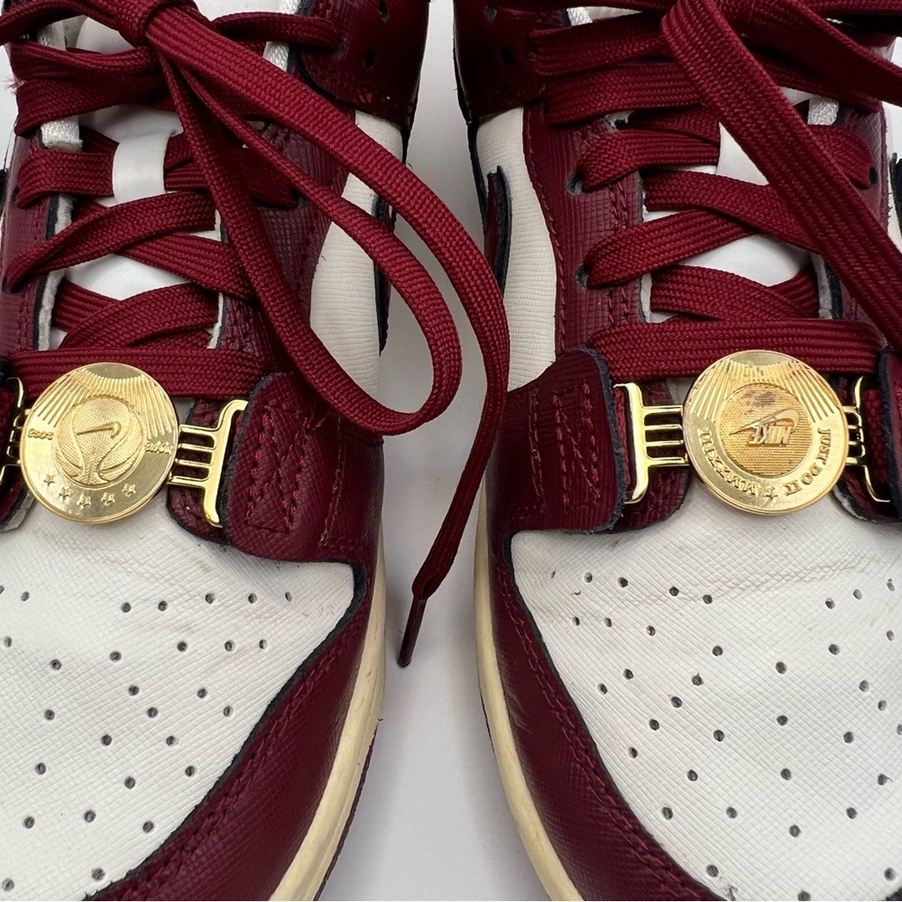 Nike Dunk Low SE Sisterhood Sneaker - Picture 3 of 9